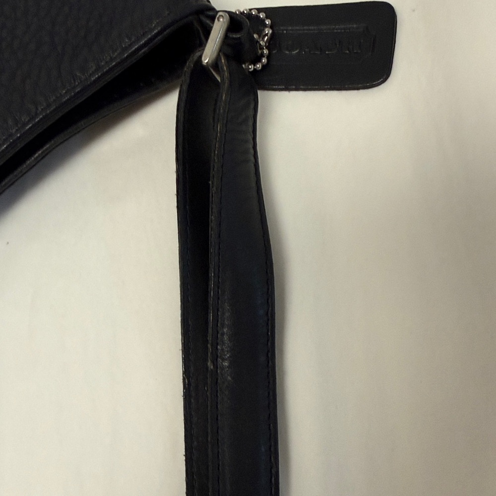 Vintage Coach Black Leather Crossbody Bag w/adjustable strap - Picture 11 of 13